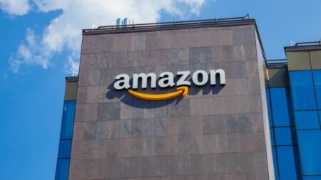 Αρνητικό ρεκόρ για την Amazon – Ετήσιες ζημιές 2,7 δισ. δολαρίων