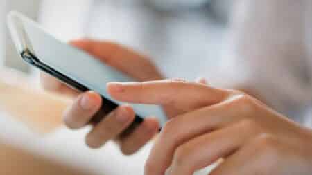Πόσο φθηνότεροι γίνονται οι λογαριασμοί κινητής από 1/1/2022;
