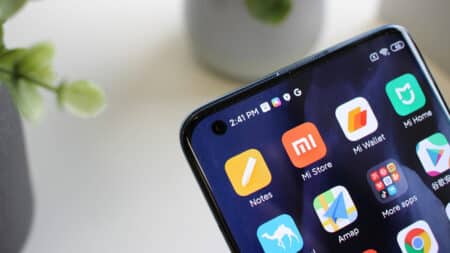 Xiaomi Mi 11: Οι πρώτες live φωτογραφίες επιβεβαιώνουν το design