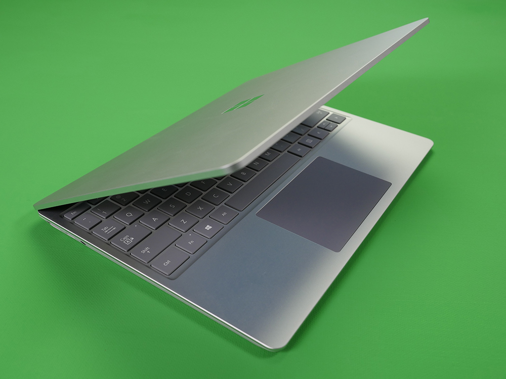 Surface Laptop Go, Surface Laptop Go: Το προσιτό της Microsoft για φοιτητές και μαθητές