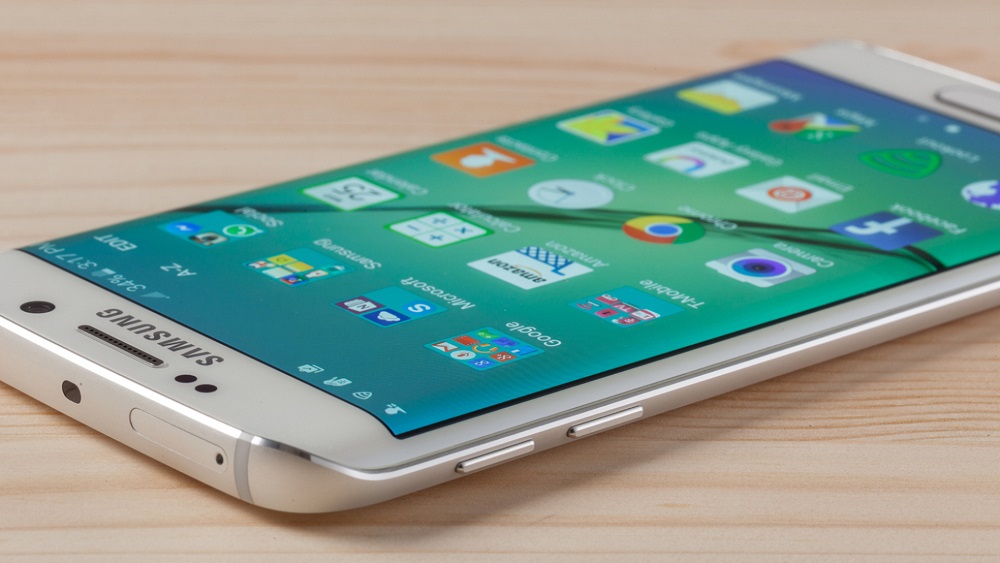 Galaxy S6 Edge, Galaxy S6 Edge: Η μεγάλη αλλαγή της Samsung [Throwback]