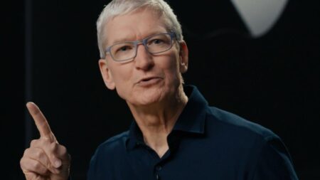 Οι μέτοχοι της Apple εκφράζουν την αντίθεσή τους για την αμοιβή του Tim Cook