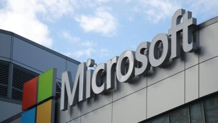 H Microsoft δίνει έμφαση στο σχεδιασμό επεξεργαστών για servers
