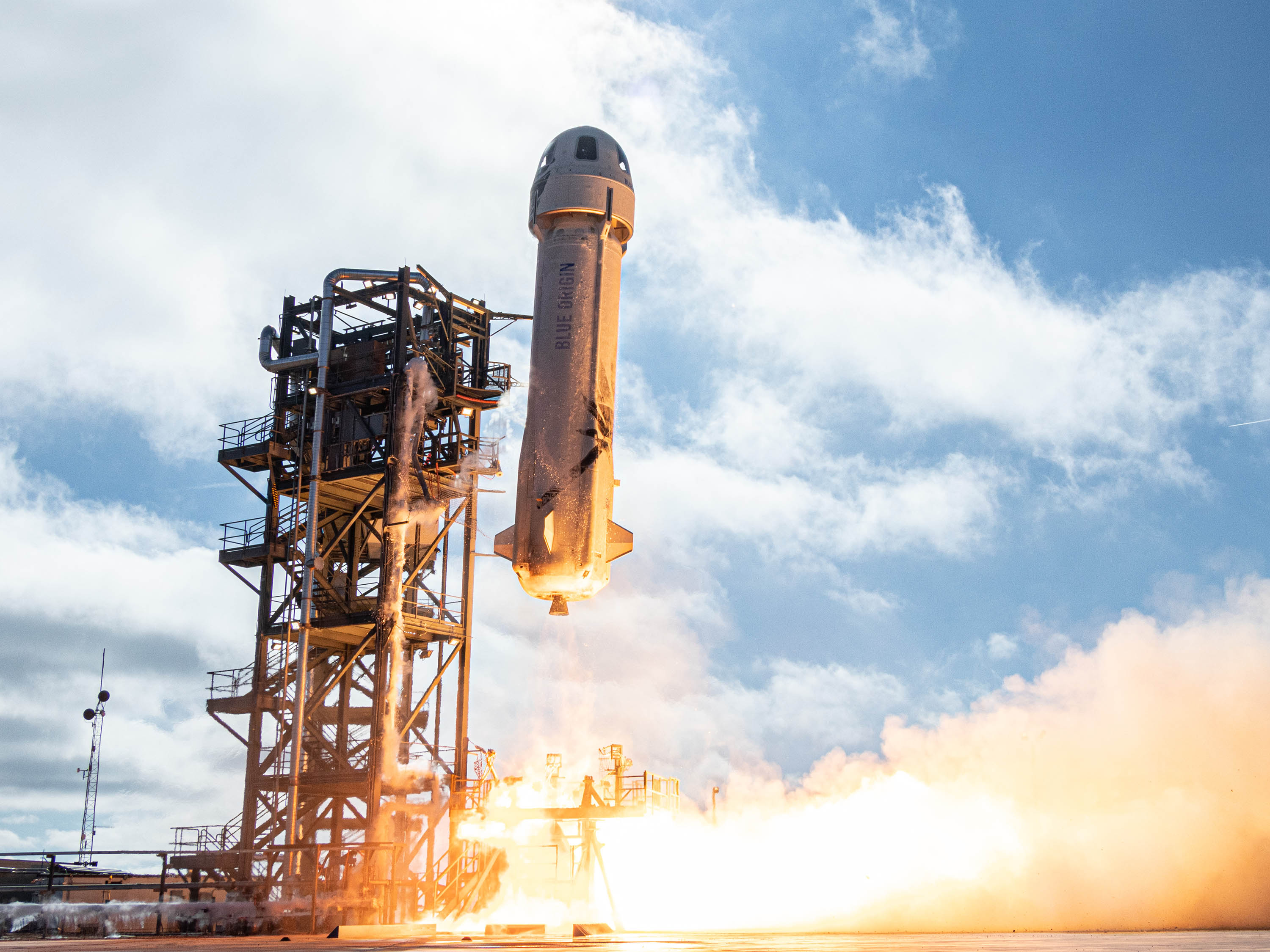 , O Jeff Bezos της Amazon ολοκληρώνει το ταξίδι του στο Διάστημα