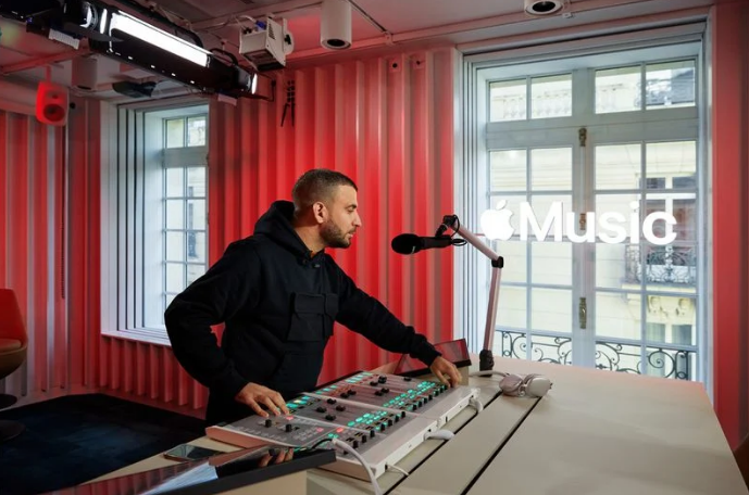 , Νέο στούντιο Apple Μusic στο Παρίσι