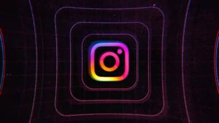 H Ρωσία κόβει την πρόσβαση στο Instagram, όπως είχε υποσχεθεί