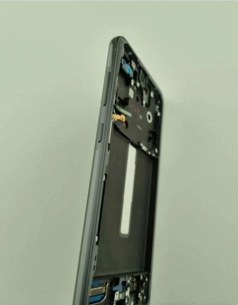 , Κι άλλη διαρροή για το Samsung Galaxy S21 FE – Αυτή τη φορά έγινε… κομματάκια