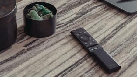 Samsung Eco Remote: Το πρώτο τηλεχειριστήριο που φορτίζει μέσω Wi-Fi