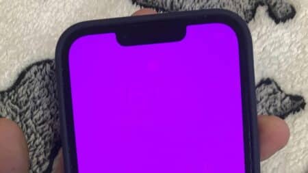 iPhone 13 Pro: Το pink screen πρόβλημα είναι θέμα λογισμικού – Η λύση που προτείνει η Apple