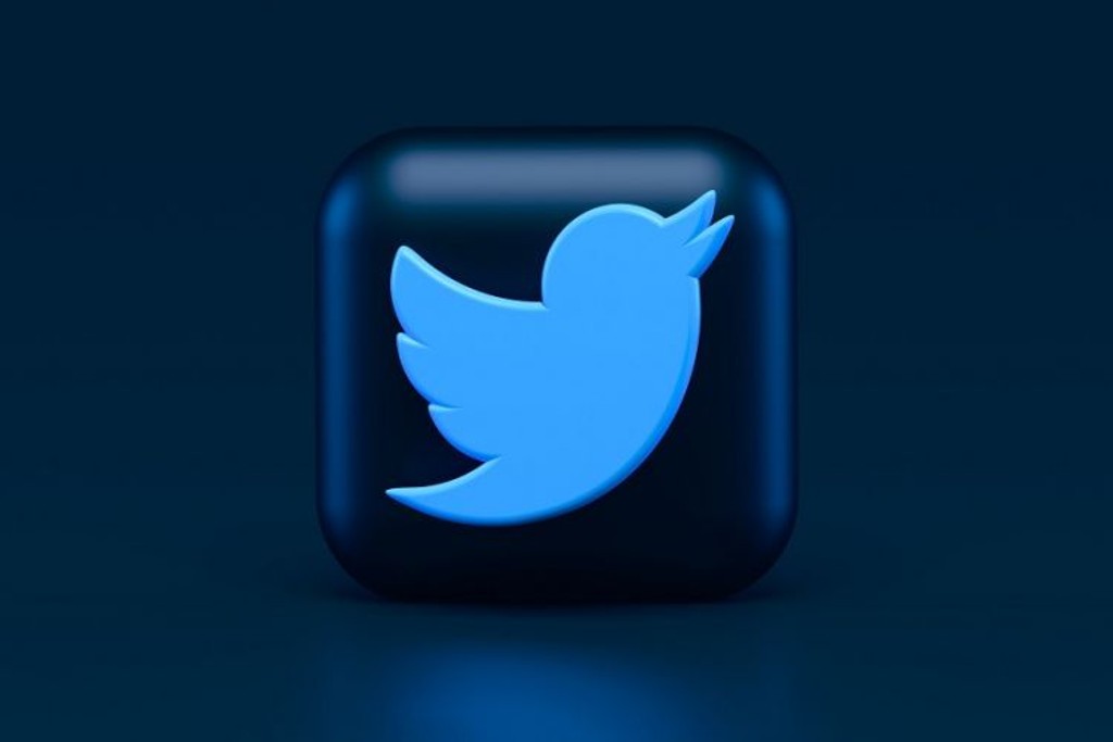 To Twitter φέρεται να ζητά από κάποιους απολυμένους να επιστρέψουν