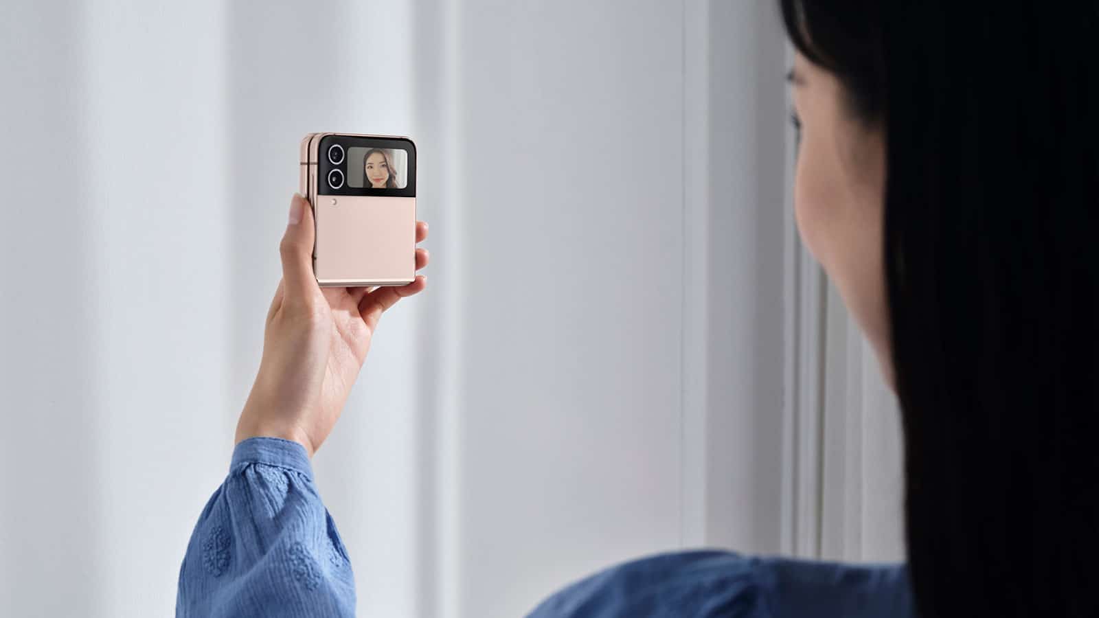 Galaxy Z Fold4 αναδιπλούμενο, Μια εκπληκτική εμπειρία smartphone ξεδιπλώνεται με τα Galaxy Z Fold4 και Z Flip4