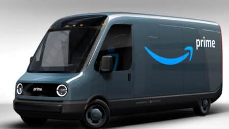 Amazon: Επενδύει 1 δισ. ευρώ σε στόλο ηλεκτρικών φορτηγών