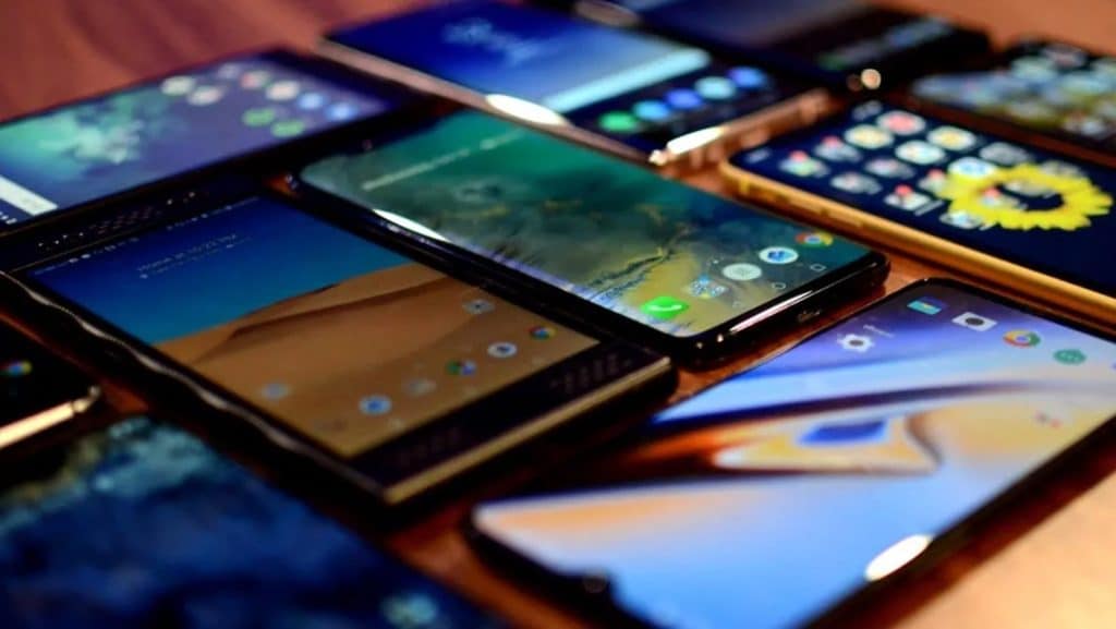 smartphone, Canalys: Οι παγκόσμιες αποστολές smartphone μειώθηκαν κατά 9% το τρίτο τρίμηνο του 2022