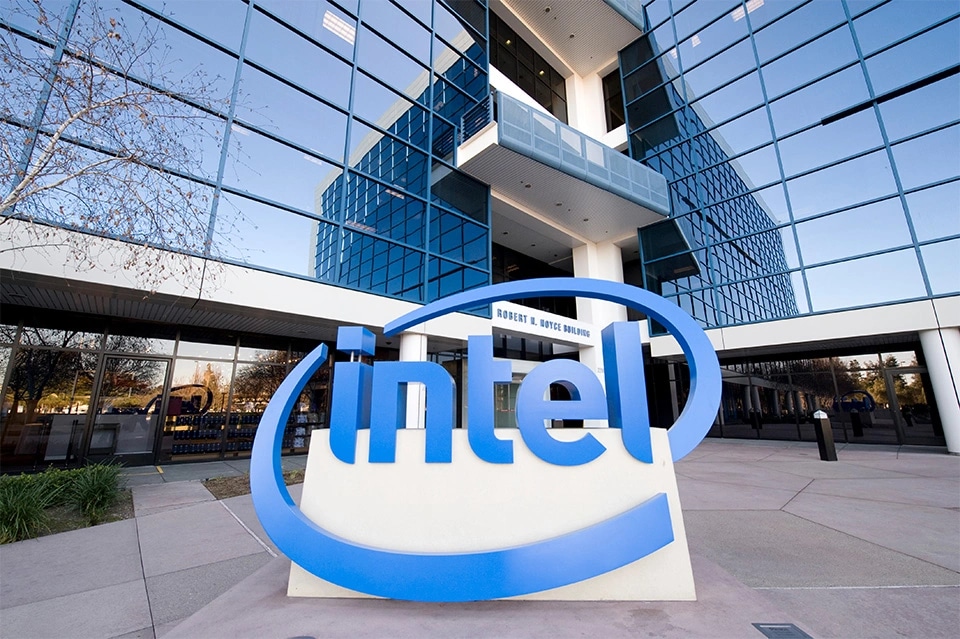 Η Intel ζητά 5 δισ. ευρώ από τη Γερμανία για την παραγωγή τσιπ
