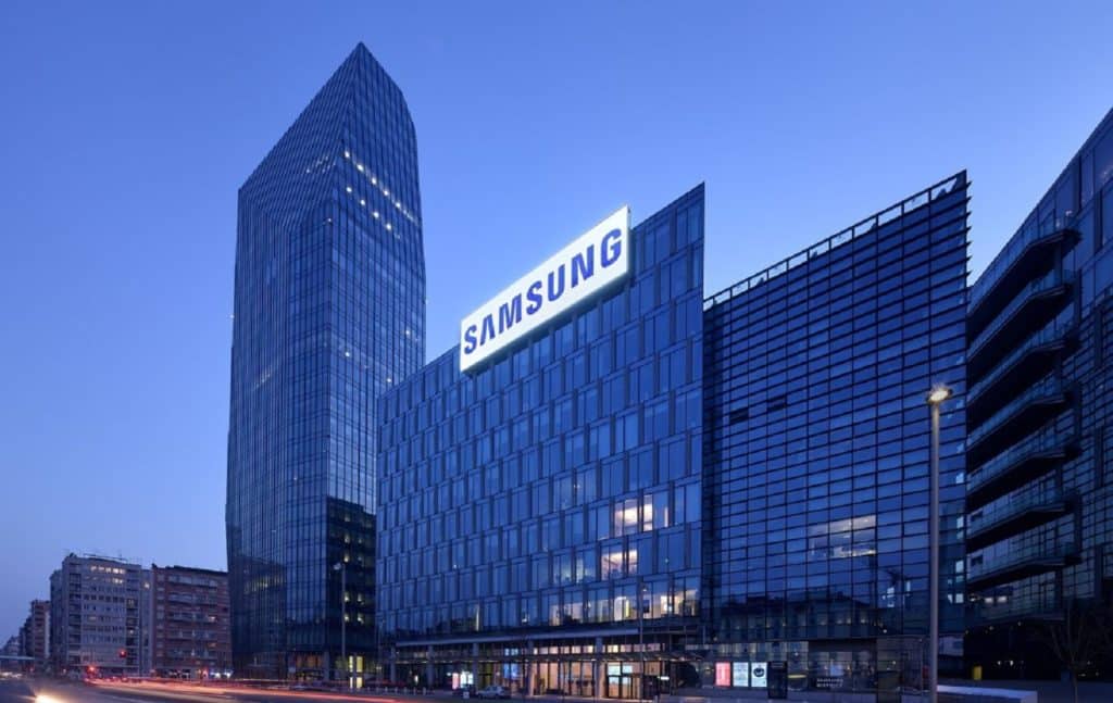 samsung, Samsung: Με έσοδα ρεκόρ αλλά μείωση κερδών κατά 24% το τρίτο τρίμηνο