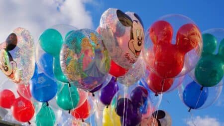 Πόσο πιθανή είναι μια συγχώνευση Apple – Disney;
