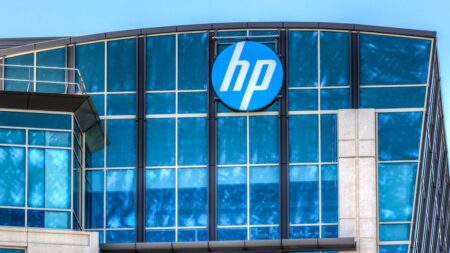 Hewlett – Packard: Σχεδιάζει να απολύσει πάνω από 4.000 εργαζομένους