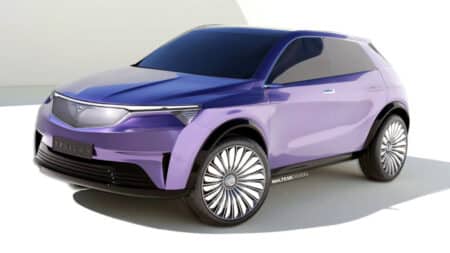 H Lancia αναβίωσε για να παράγει αποκλειστικά ηλεκτρικά οχήματα