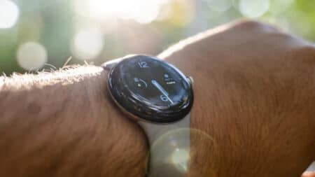 Pixel Watch: Προ των πυλών δύο νέες εφαρμογές – Έρχονται Gmail και Ημερολόγιο Google