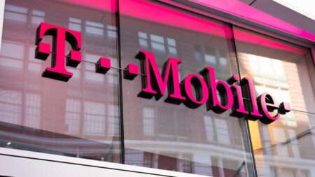Η T-Mobile ξοδεύει περισσότερα για να αποκτήσει μεγαλύτερο φάσμα 5G