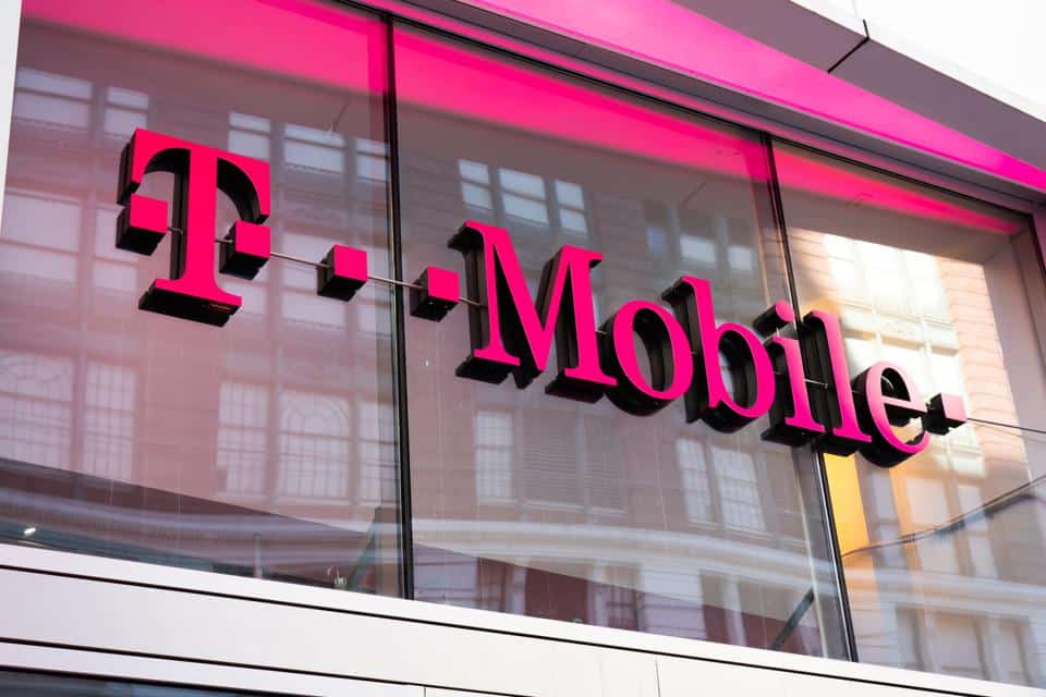 T-Mobile 5G, Η T-Mobile ξοδεύει περισσότερα για να αποκτήσει μεγαλύτερο φάσμα 5G