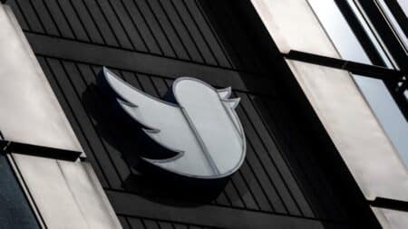 Twitter: Οριστικό λουκέτο στο γραφείο των Βρυξελλών