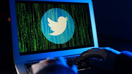 Χάκερ απειλεί το Twitter – Ζητά λύτρα για να «επιστρέψει» δεδομένα 400 εκ. χρηστών