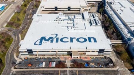 Σε “ελεύθερη πτώση” οι πωλήσεις της Micron – Παρουσίασαν μείωση 50%