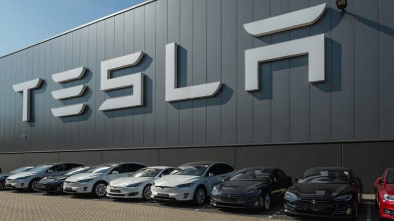 Tesla 4.000 ηλεκτρικά αυτοκίνητα, Tesla: Στο “κόκκινο” η παραγωγή οχημάτων στην Γερμανία – 4000 εβδομαδιαίως