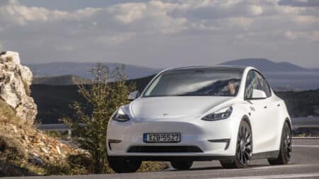 Tesla: Προβλήματα παράδοσης οχημάτων στην Γερμανία – Τι προκάλεσε η μείωση τιμών