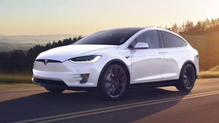Tesla: Ανακαλεί πάνω από 360 χιλιάδες αυτοκίνητα – Χαρακτηρίστηκαν επικίνδυνα