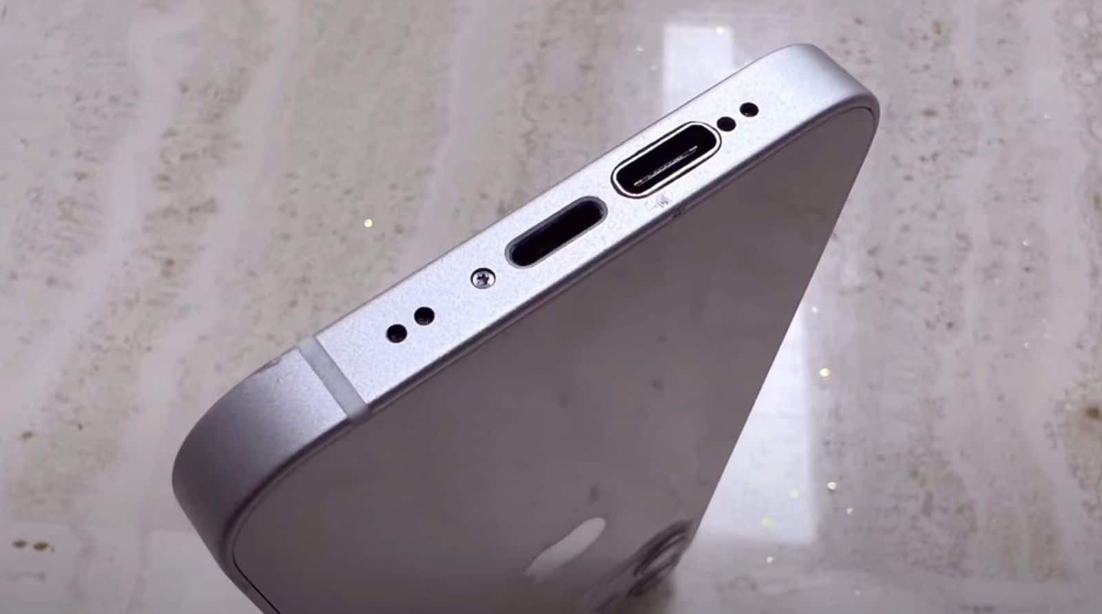 iphone 12 mini, iPhone 12 Mini: Youtuber του έβαλε θύρα USB-C μαζί με τη Lightning