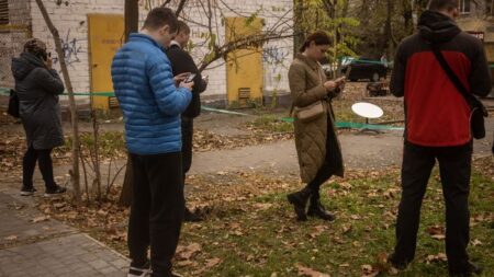 Τα smartphones επηρεάζουν τον πόλεμο στην Ουκρανία