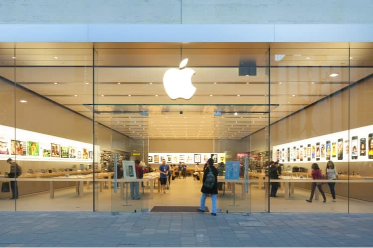 Apple, Η Apple ανοίγει το πρώτο κατάστημα λιανικής στην Ινδία
