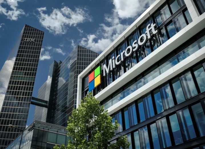 Microsoft, Microsoft: Απολύει την ομάδα που δίδαξε στους υπαλλήλους να κατασκευάζουν εργαλεία ΑΙ