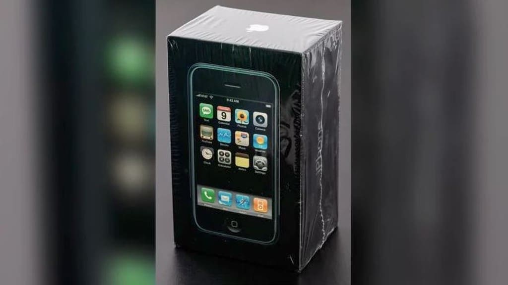 Apple iPhone, Εργοστασιακά σφραγισμένο original iPhone πωλήθηκε για 55.000 $ σε δημοπρασία
