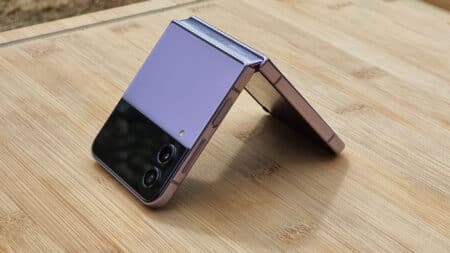 Samsung Galaxy Z Flip 5: Ενδέχεται να αναβαθμιστεί με νέο αισθητήρα κάμερας