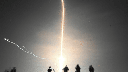 SpaceX: Εκτόξευση σκάφους με τετραμελές πλήρωμα