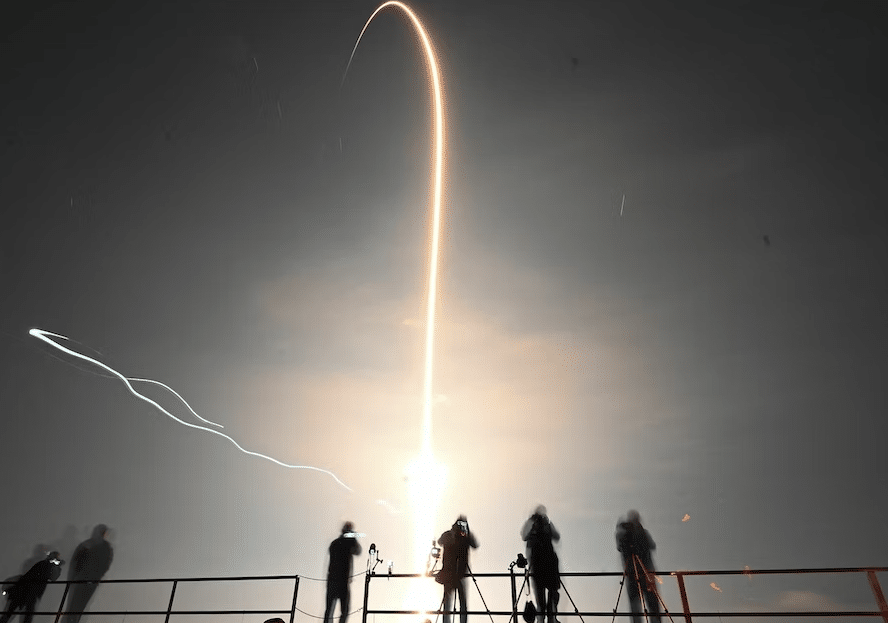 SpaceX Elon Musk, SpaceX: Εκτόξευση σκάφους με τετραμελές πλήρωμα