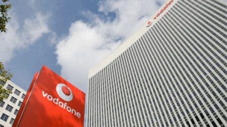 Vodafone: Καταργεί 1.000 θέσεις εργασίας στην Ιταλία