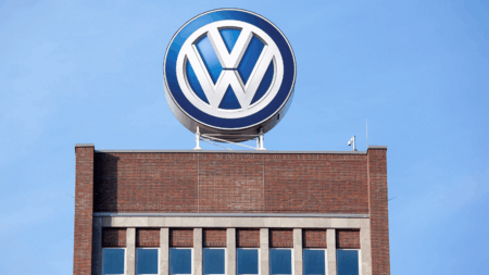 Volkswagen: Στόχος να αυξήσει το ποσοστό των ηλεκτρικών οχημάτων έως το 2030