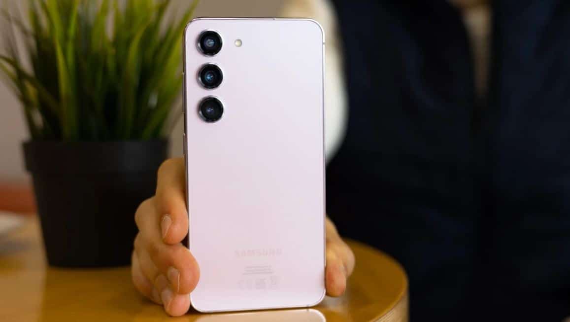 Samsung Galaxy S23 FE: Φήμες ότι έρχεται με κάμερα 50 MP