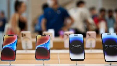Η Apple θέλει οθόνες OLED για τα iPhone χωρίς καθόλου bezels
