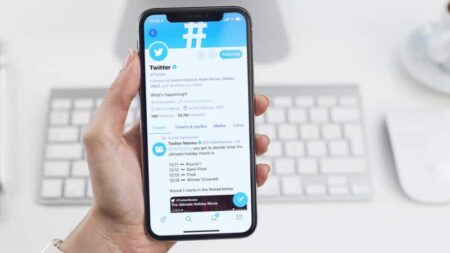 iPhone με το παλιό λογότυπο του Twitter πωλούνται μέχρι 25.000 $