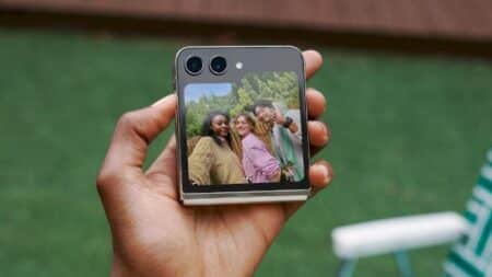 Samsung Galaxy Z FLip 5: Επίσημα με μεγάλη εξωτερική οθόνη