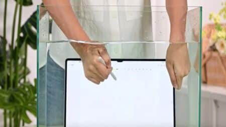 Samsung Galaxy Tab S9 Ultra: Το S Pen δοκιμάζεται κάτω από το νερό