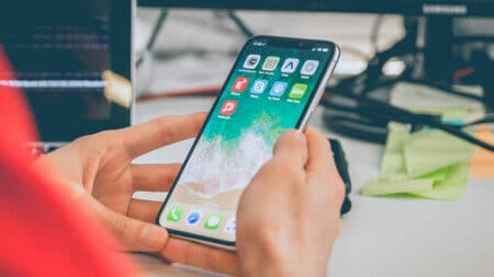 Η Κίνα απαγορεύει τη χρήση iPhone από κυβερνητικούς αξιωματούχους