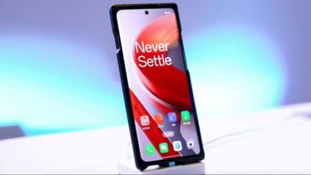 OnePlus 12: Η πρώτη επίσημη ματιά με πρωταγωνιστή την υπέροχη «Oriental Screen»