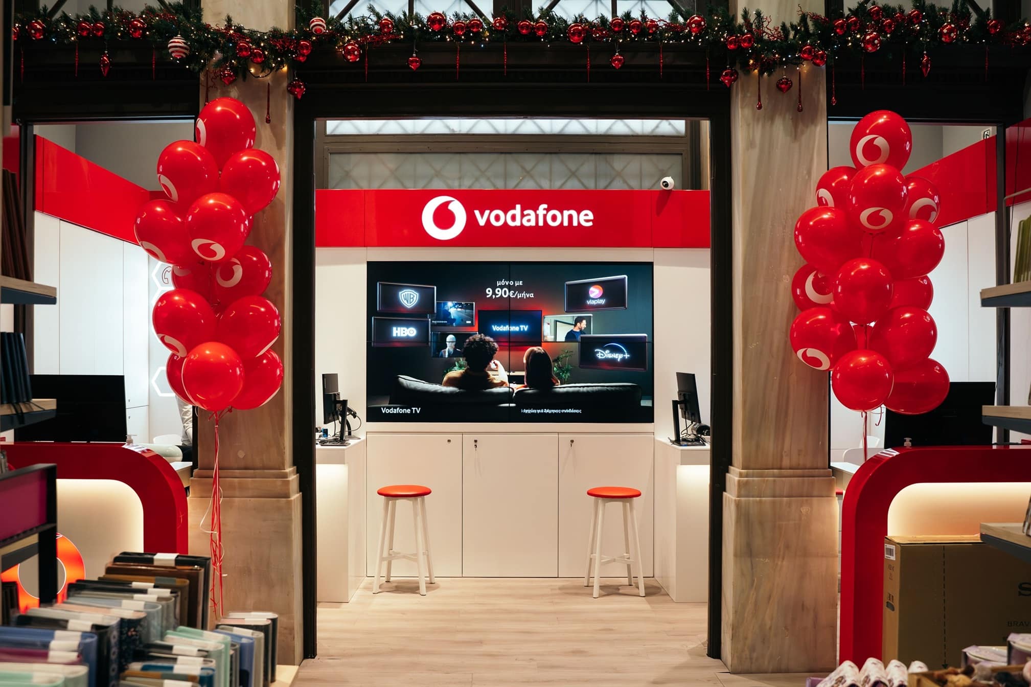 Vodafone Public, Vodafone Ελλάδας και Public μαζί: Νέα στρατηγική συνεργασία με shop-in-shop
