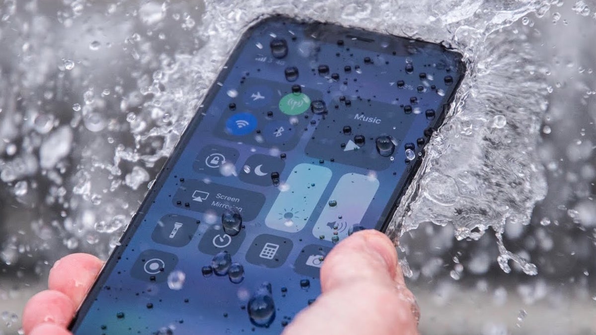 smartphone νερό, Η ζημιά από νερό δεν είναι πλέον στις τοπ 5 ανησυχίες των χρηστών smartphone